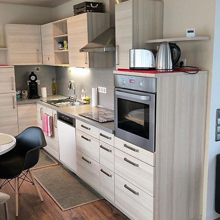 Im Herzen Von Wiesdorf- Blick Auf Das Bayer-Kreuz -Appartement Mit 2 Schlafzimmern-Fuer 3 Personen -Zentral Gelegen - Friedrich Ebert Platz 5A , 4Te Etage - Dachterrasse Und Sauna - Kaution Pflicht - Леверкузен Экстерьер фото