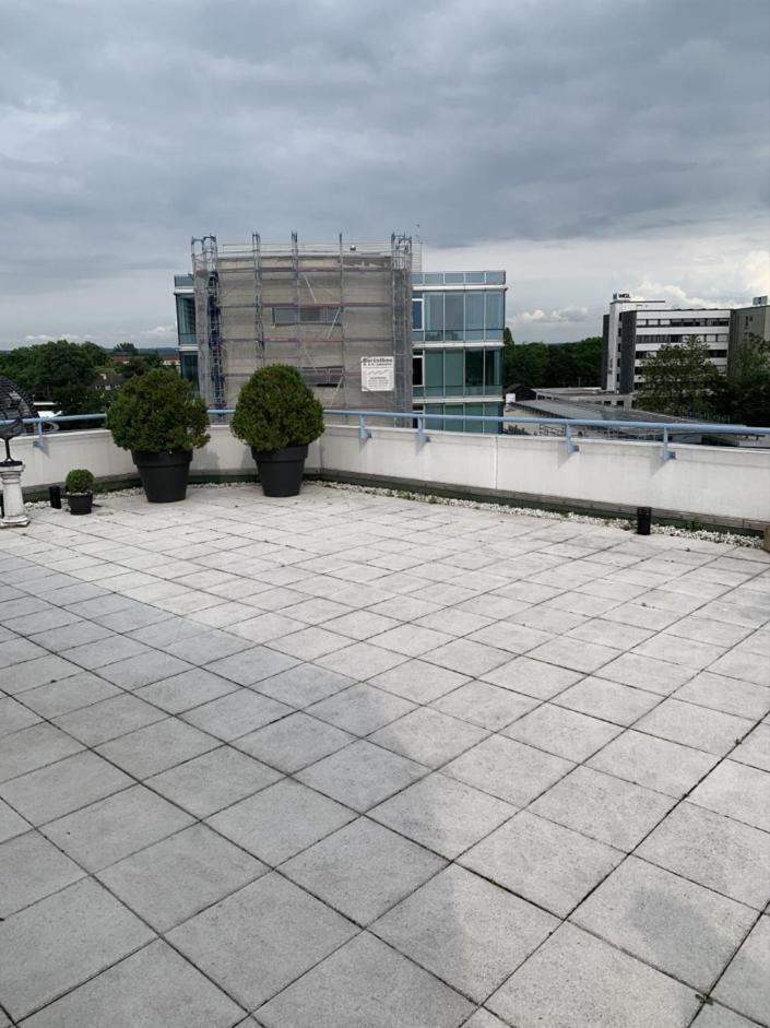 Im Herzen Von Wiesdorf- Blick Auf Das Bayer-Kreuz -Appartement Mit 2 Schlafzimmern-Fuer 3 Personen -Zentral Gelegen - Friedrich Ebert Platz 5A , 4Te Etage - Dachterrasse Und Sauna - Kaution Pflicht - Леверкузен Экстерьер фото