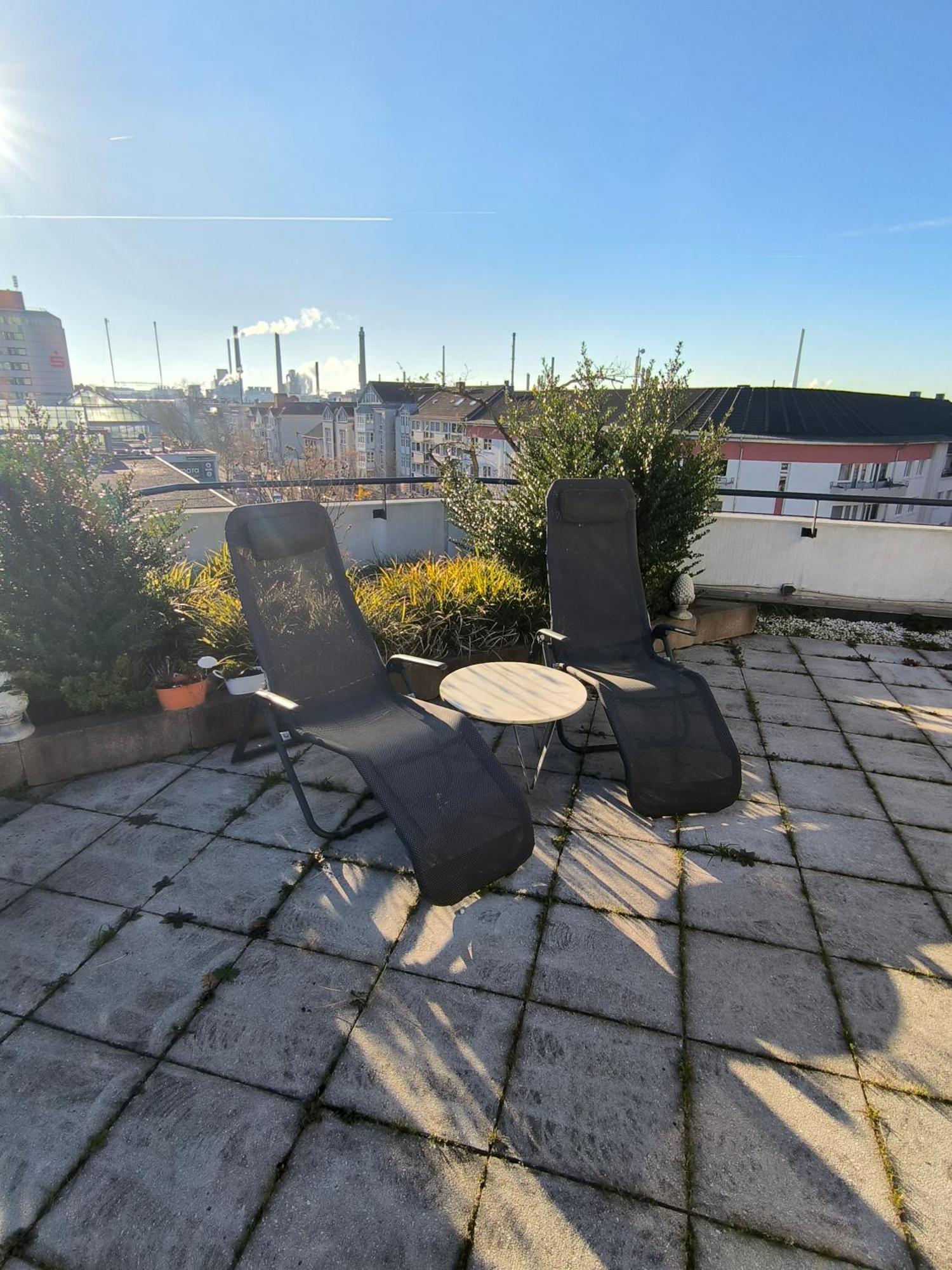 Im Herzen Von Wiesdorf- Blick Auf Das Bayer-Kreuz -Appartement Mit 2 Schlafzimmern-Fuer 3 Personen -Zentral Gelegen - Friedrich Ebert Platz 5A , 4Te Etage - Dachterrasse Und Sauna - Kaution Pflicht - Леверкузен Экстерьер фото
