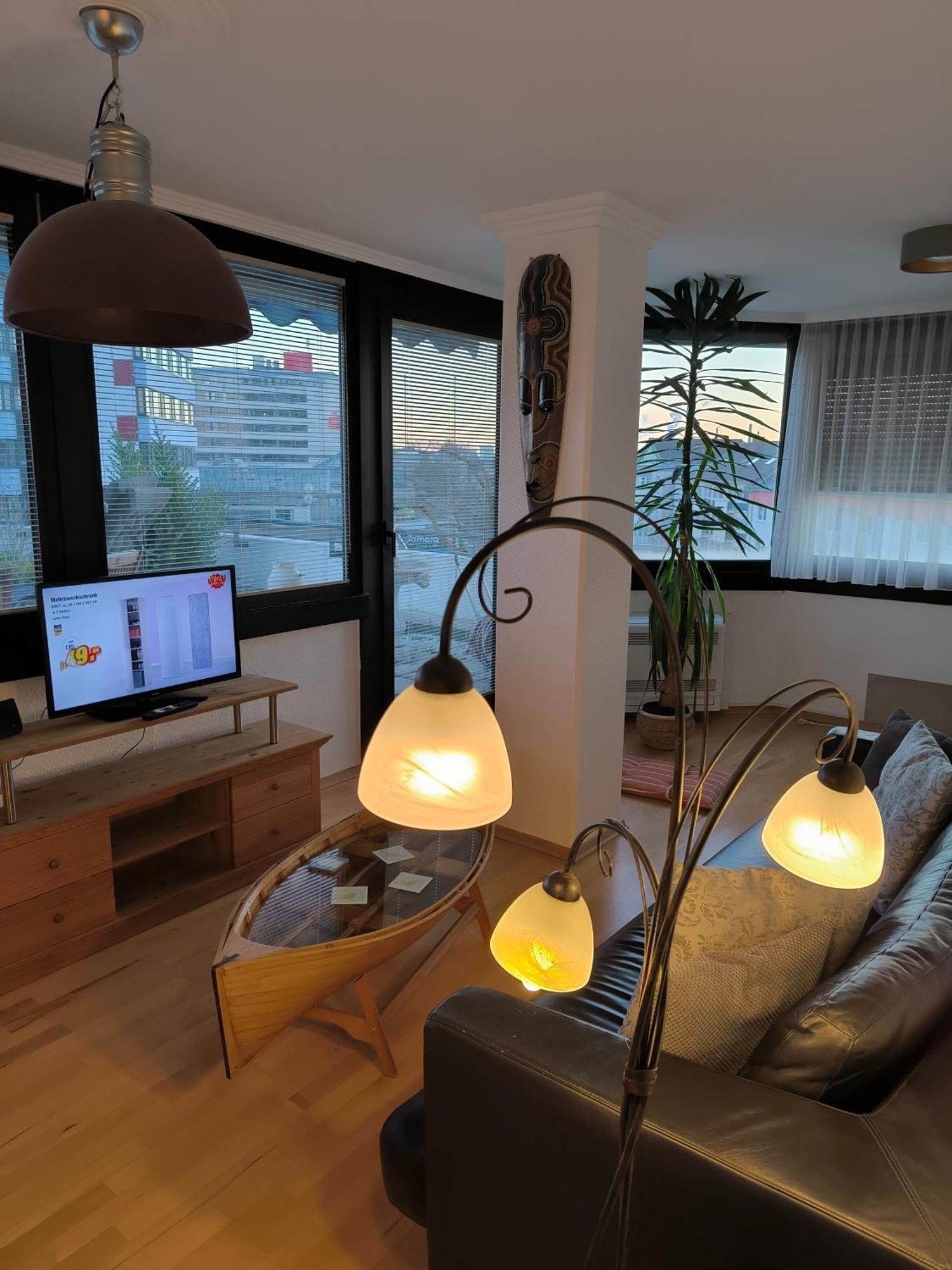Im Herzen Von Wiesdorf- Blick Auf Das Bayer-Kreuz -Appartement Mit 2 Schlafzimmern-Fuer 3 Personen -Zentral Gelegen - Friedrich Ebert Platz 5A , 4Te Etage - Dachterrasse Und Sauna - Kaution Pflicht - Леверкузен Экстерьер фото