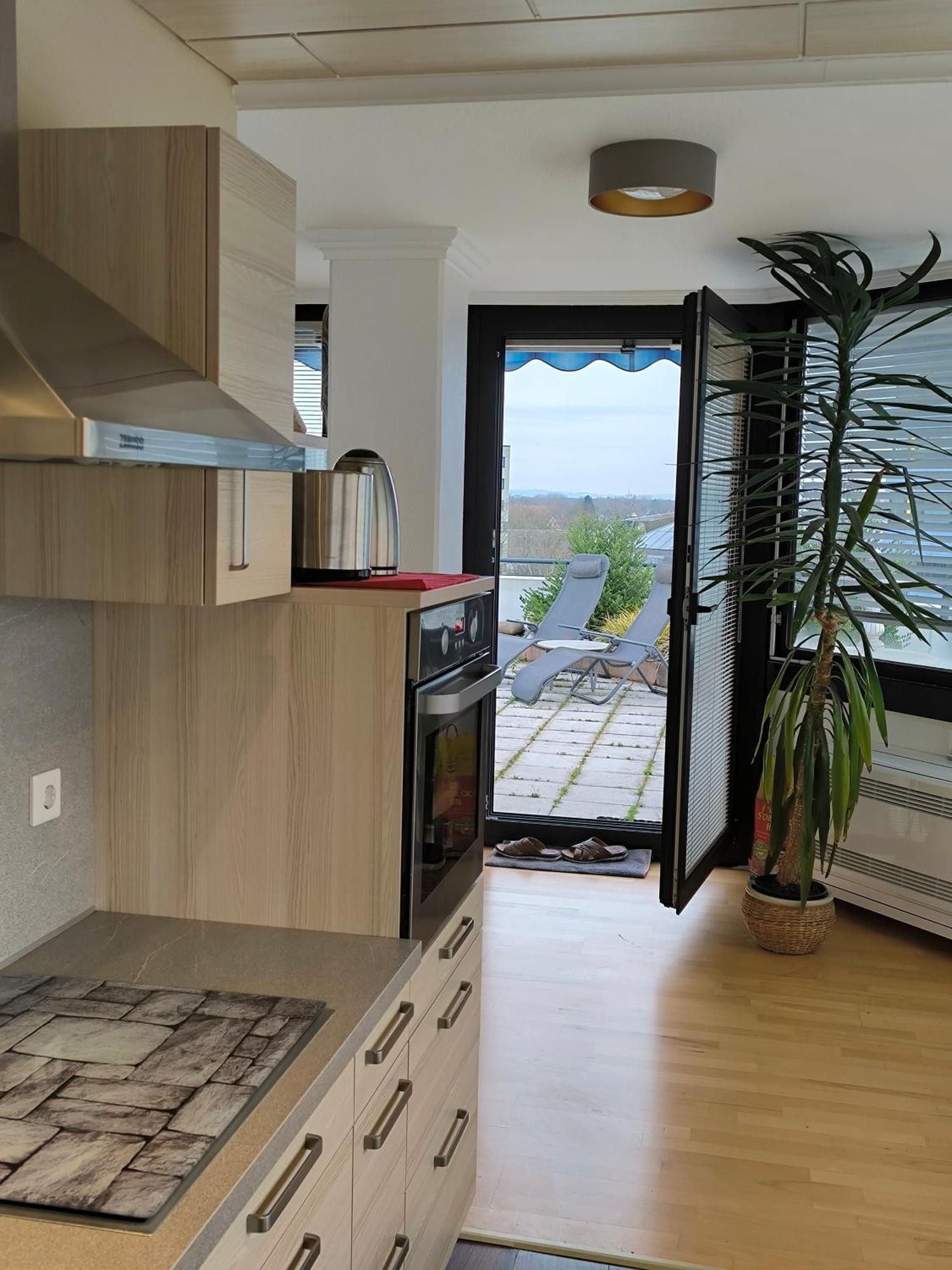 Im Herzen Von Wiesdorf- Blick Auf Das Bayer-Kreuz -Appartement Mit 2 Schlafzimmern-Fuer 3 Personen -Zentral Gelegen - Friedrich Ebert Platz 5A , 4Te Etage - Dachterrasse Und Sauna - Kaution Pflicht - Леверкузен Экстерьер фото